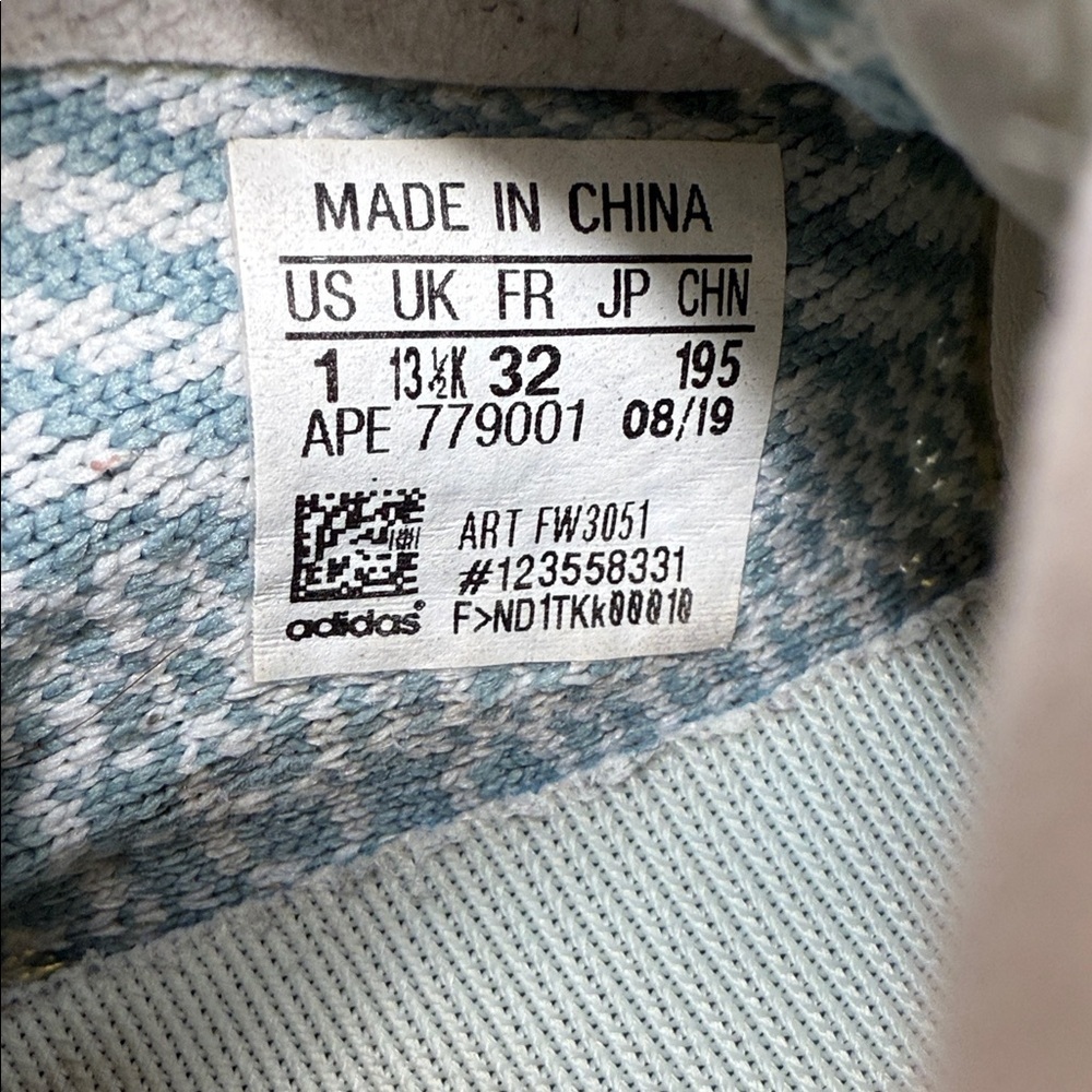 Yeezy Boost 350 V Cloud size 1 Youth - Picture 6 of 9